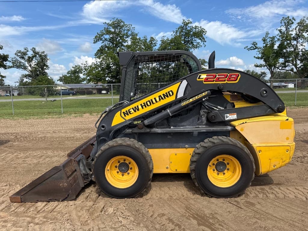 2015 NEW HOLLAND L228 â€” photo 1